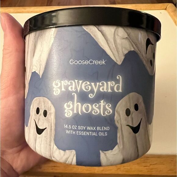 Goose Creek Limited Edition Graveyard Ghosts Halloween 3 Wick Candle - Picture 1 of 8